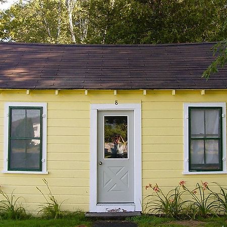 Katahdin Cabins Hotel Millinocket Exterior photo
