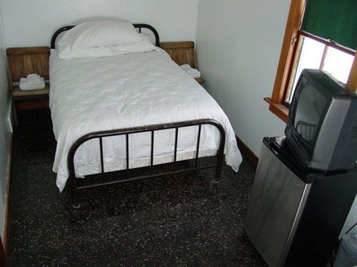 Katahdin Cabins Hotel Millinocket Exterior photo
